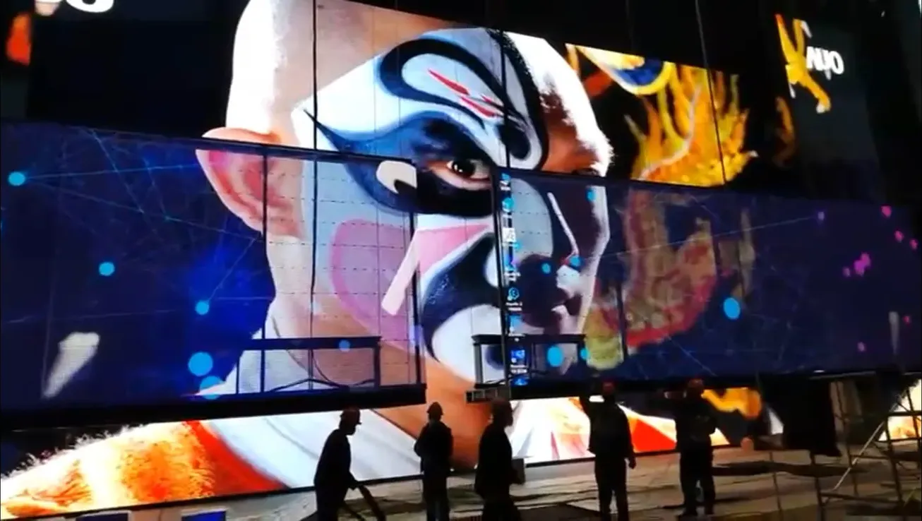 Façade monumentale animée par un écran LED grand format