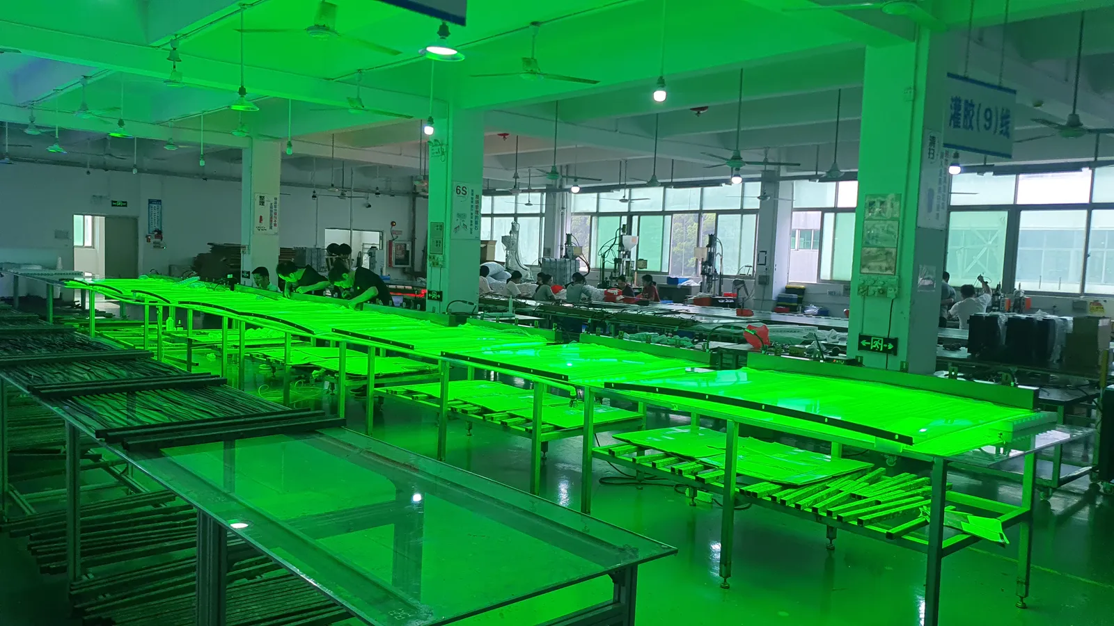 Ligne de production d'écrans LED en usine