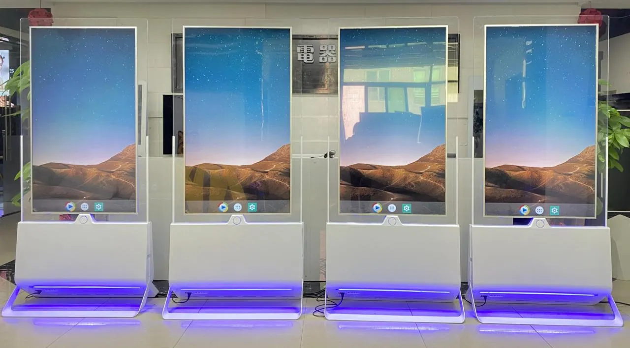 Vitrines digitales transparentes en démonstration